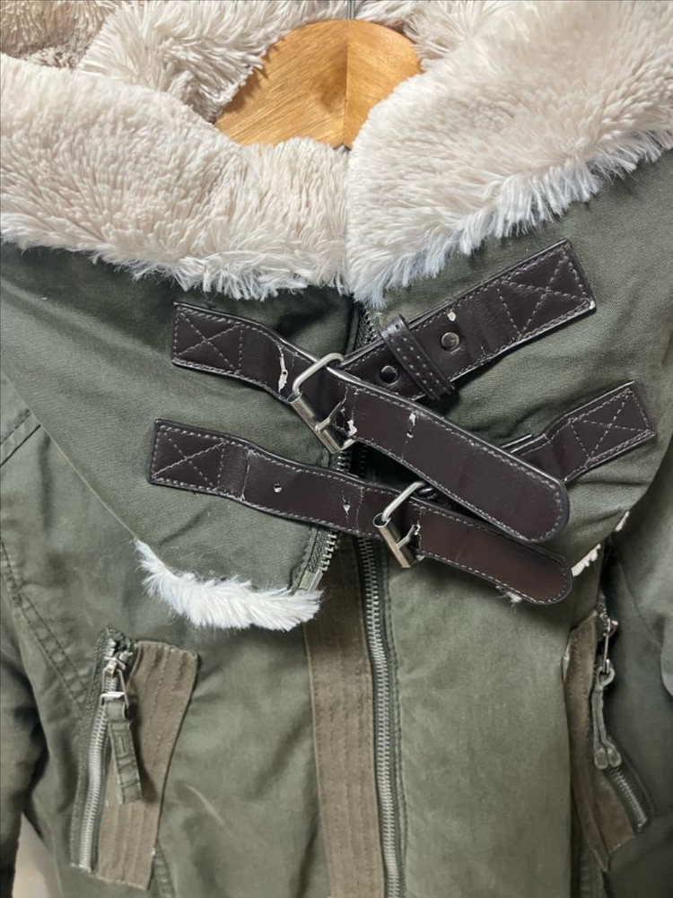 카키 야상 이미지