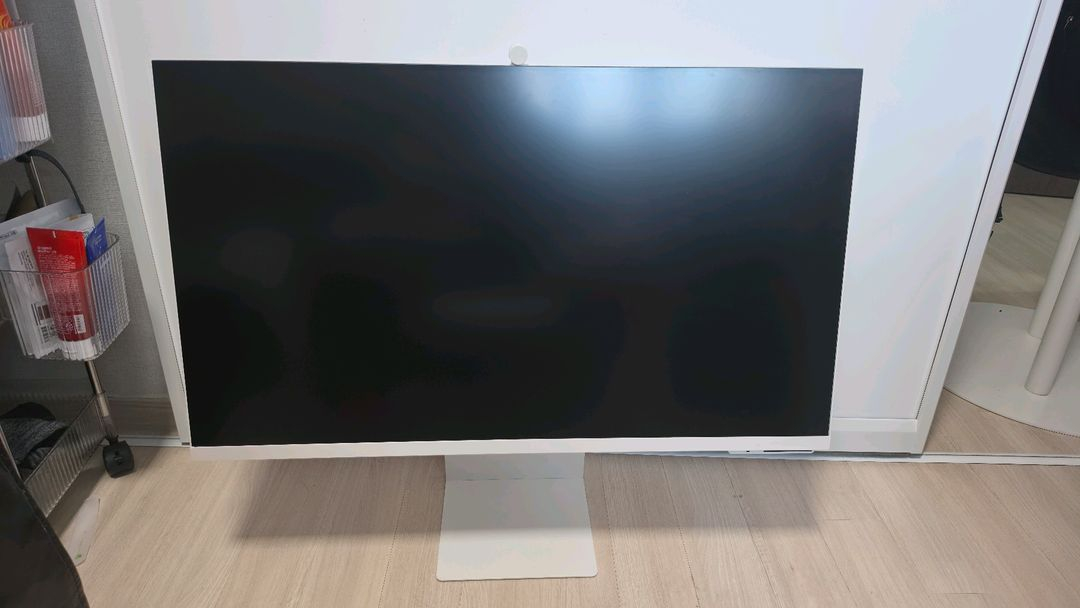 삼성 스마트 모니터 M8 32인치 화이트 (상태 최상) 이미지