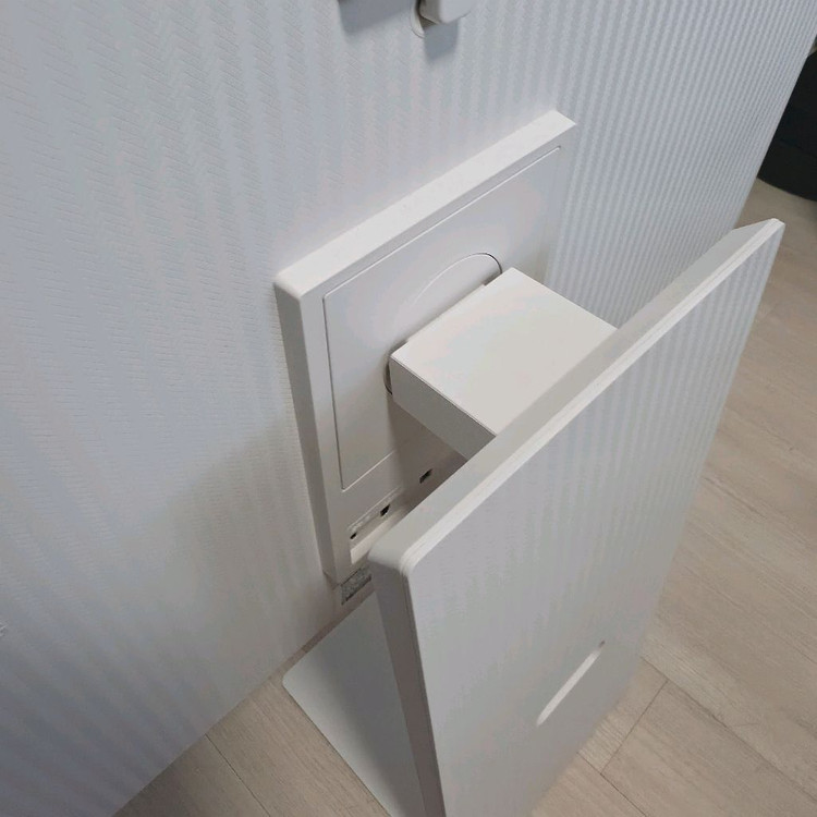 삼성 스마트 모니터 M8 32인치 화이트 (상태 최상) 이미지