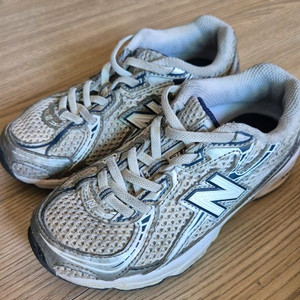 뉴발란스 키즈 운동화 740 170 이미지