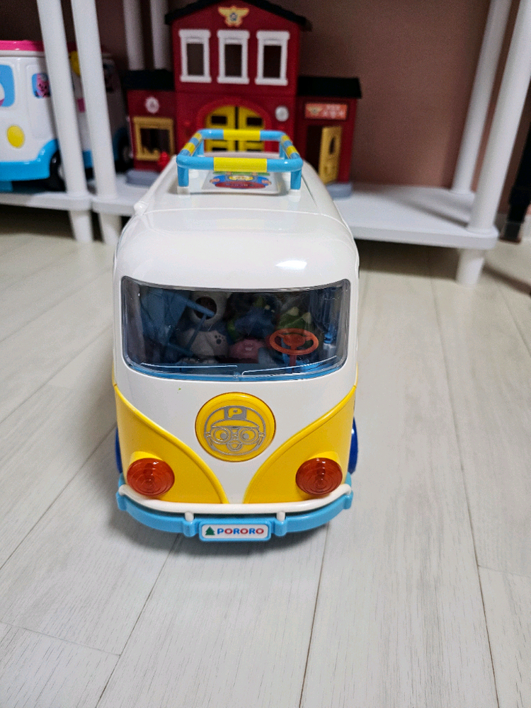 뽀로로 캠핑카 이미지
