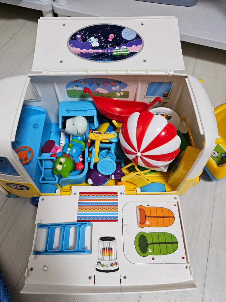 뽀로로 캠핑카 이미지