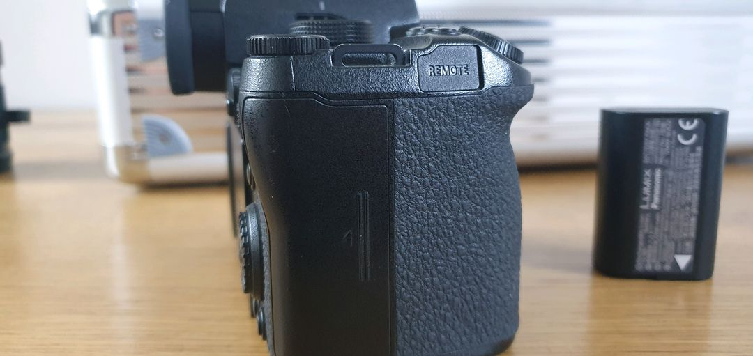 파나소닉 루믹스 S5M2X 카메라 바디 팝니다. 이미지