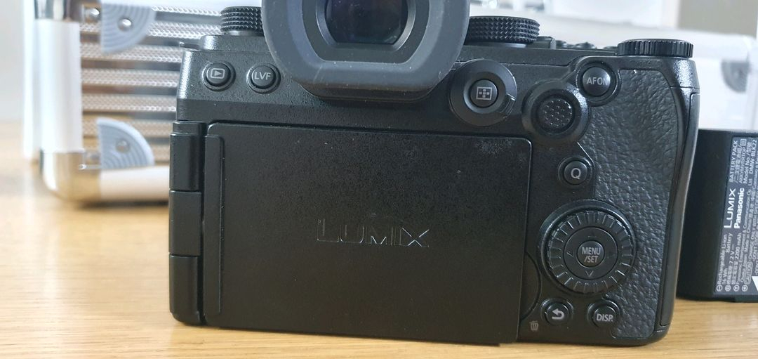 파나소닉 루믹스 S5M2X 카메라 바디 팝니다. 이미지