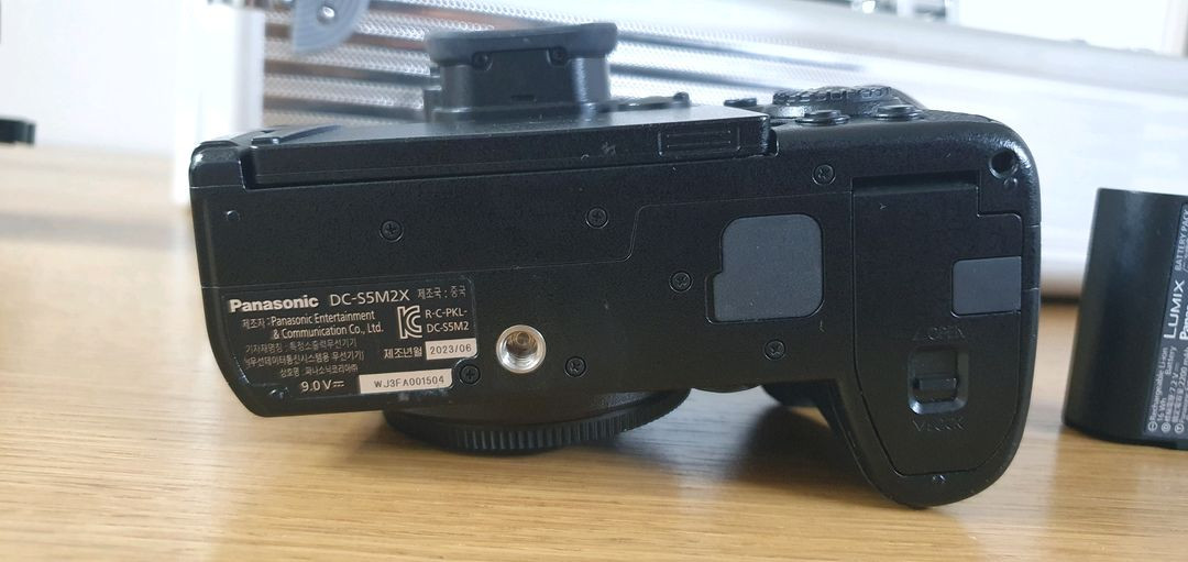 파나소닉 루믹스 S5M2X 카메라 바디 팝니다. 이미지