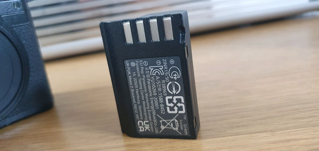 파나소닉 루믹스 S5M2X 카메라 바디 팝니다. 이미지