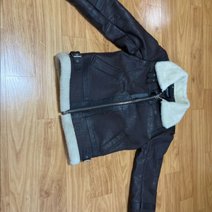 게스 양가죽 무스탕 자켓 이미지