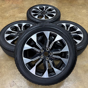 카니발 KA4 19인치 순정휠타이어 팝니다 이미지