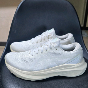 아식스 235 이미지