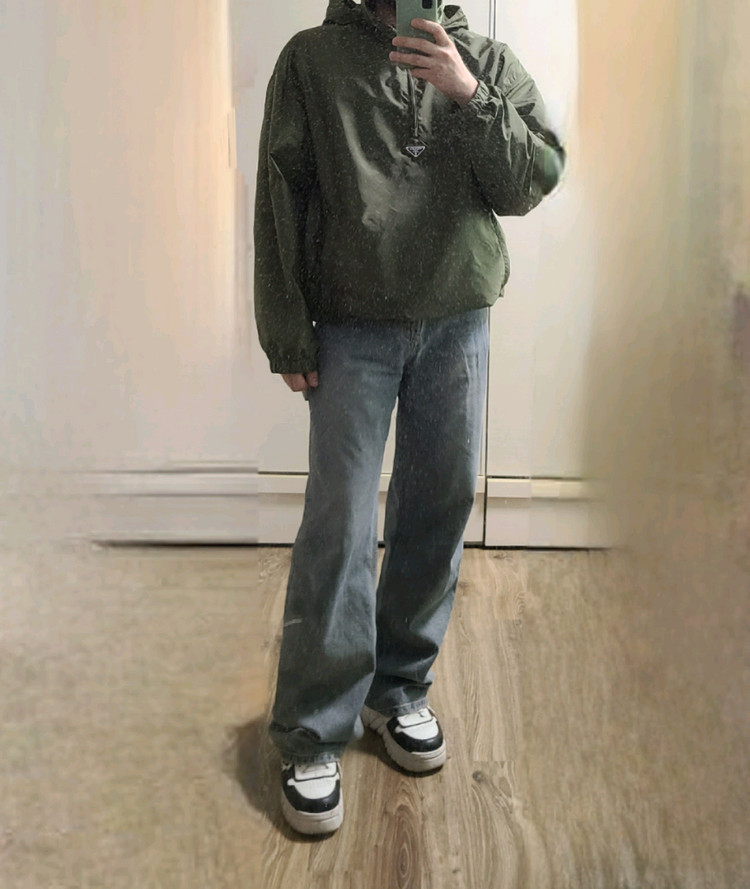 프라다 아노락 자켓 명품의류오버핏바람막이패딩블루종바이커백맨투맨구찌루이비통톰브라운몽클레어스톤아일랜드에르메스크로스백니트 이미지