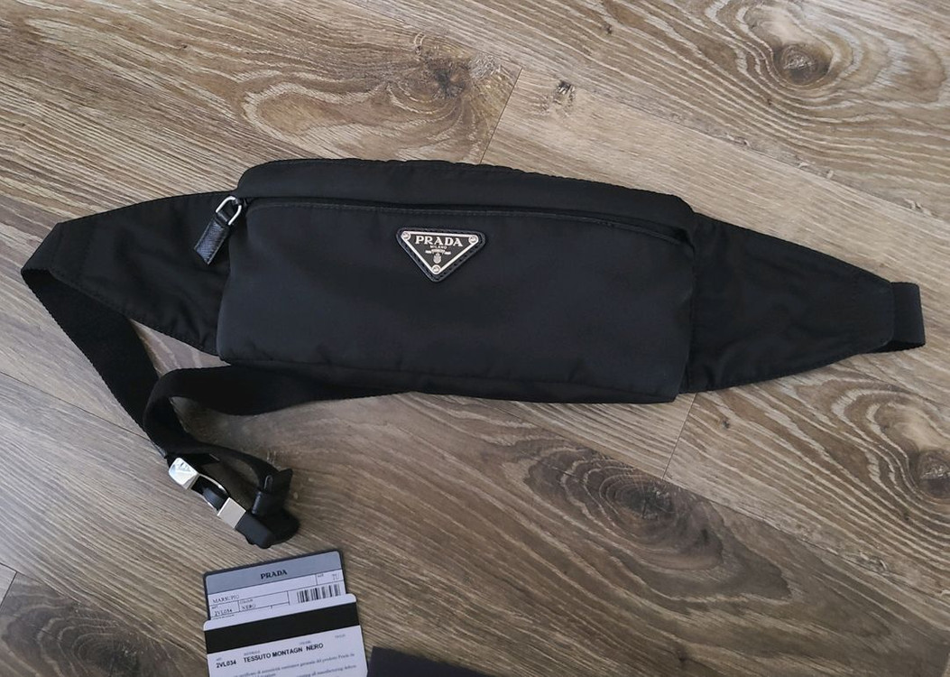 프라다 벨트백 힙색크로스백숄더백테수토호보백가방백팩구찌루이비통디올샤넬생로랑셀린느에르메스버버리로로피아나델보 이미지