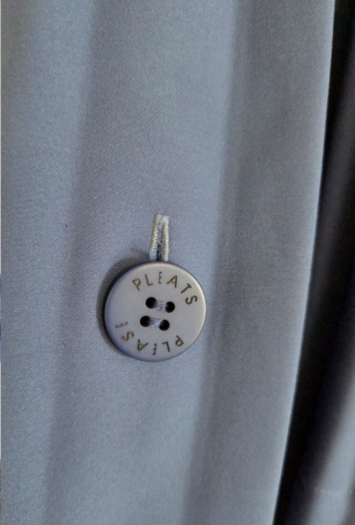 이세이미야케 플리츠플리즈 스무스숏코트 네이비 3사이즈 중고 이미지