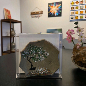 고미술품 자연을 스승 삼아, 도편 위에 피어나다(천미정 작) 이미지