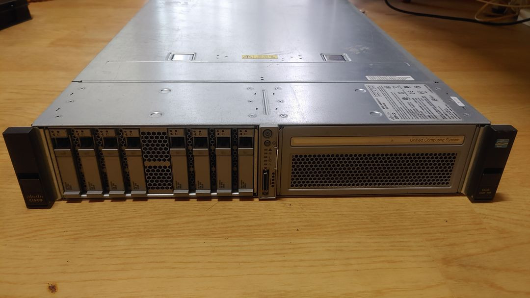 Cisco 시스코 UCS-C420M3 4CPU 서버 이미지