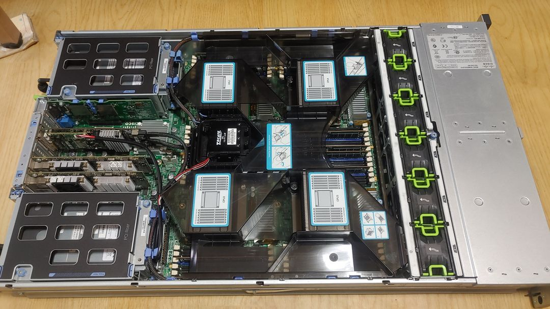 Cisco 시스코 UCS-C420M3 4CPU 서버 이미지