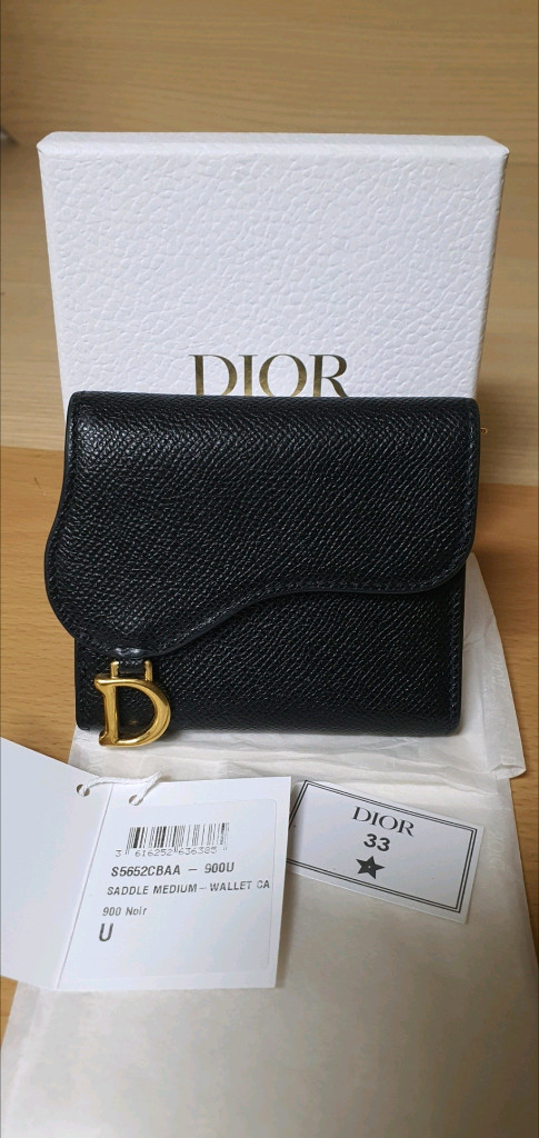 디올 새들 로투스 반지갑 정품S급(감정O)구찌프라다루이비통디올고야드샤넬셀린느보테가생로랑발렌시아가버버리가방 이미지