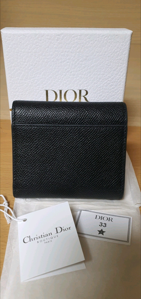 디올 새들 로투스 반지갑 정품S급(감정O)구찌프라다루이비통디올고야드샤넬셀린느보테가생로랑발렌시아가버버리가방 이미지