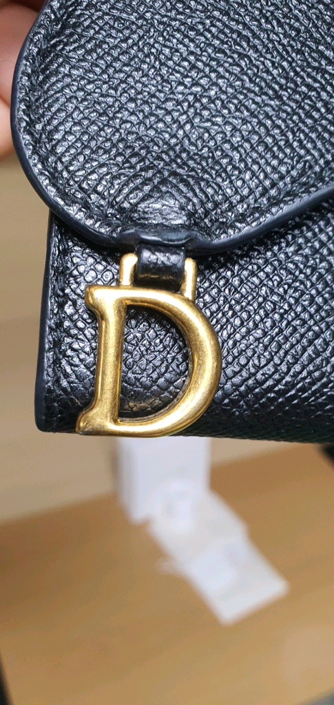 디올 새들 로투스 반지갑 정품S급(감정O)구찌프라다루이비통디올고야드샤넬셀린느보테가생로랑발렌시아가버버리가방 이미지