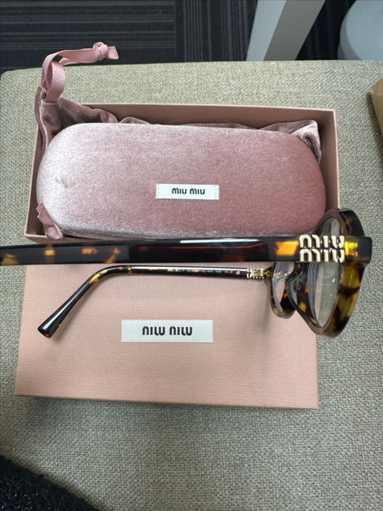 미우미우 리가드 선글라스 이미지