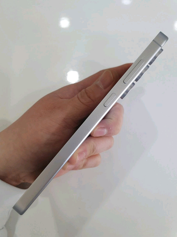 갤럭시S24FE 256G 무잔상 액정무기스 상태굿 중고폰 이미지