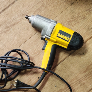 디월트 임팩렌치(DEWALT/ DW293) 중고 유선임팩 팝니다 이미지