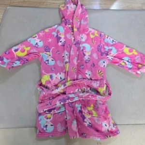 아기비치가운 여아가운 유아가운 이미지