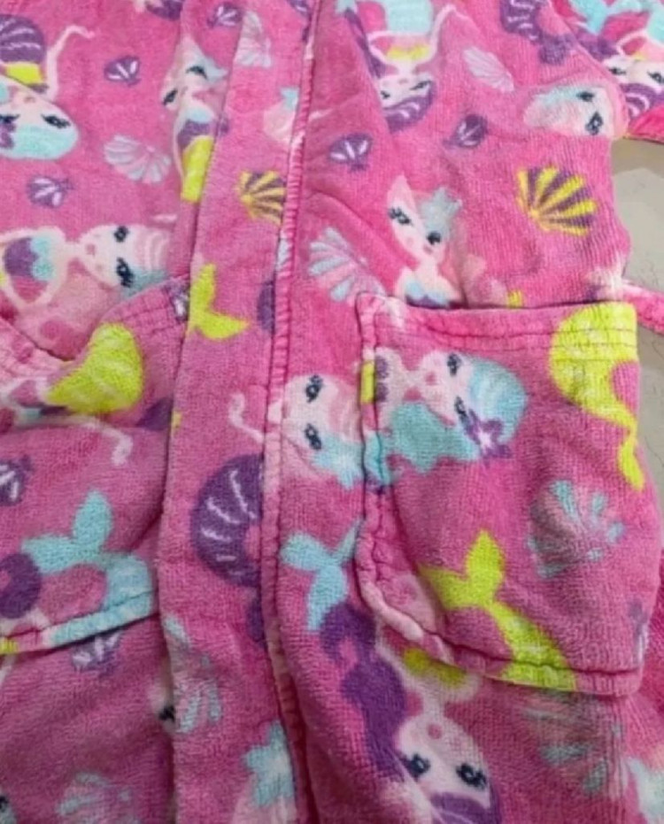 아기비치가운 여아가운 유아가운 이미지