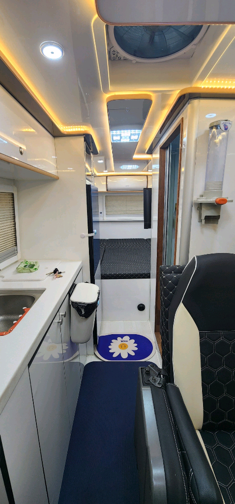 카운티.롱바디.캠핑카 풀옵션 이미지