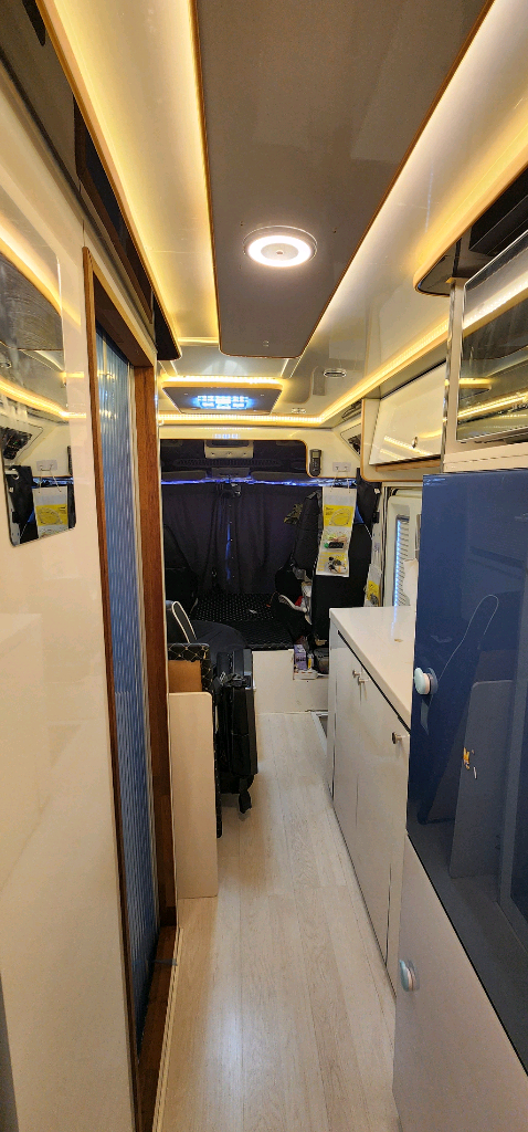 카운티.롱바디.캠핑카 풀옵션 이미지