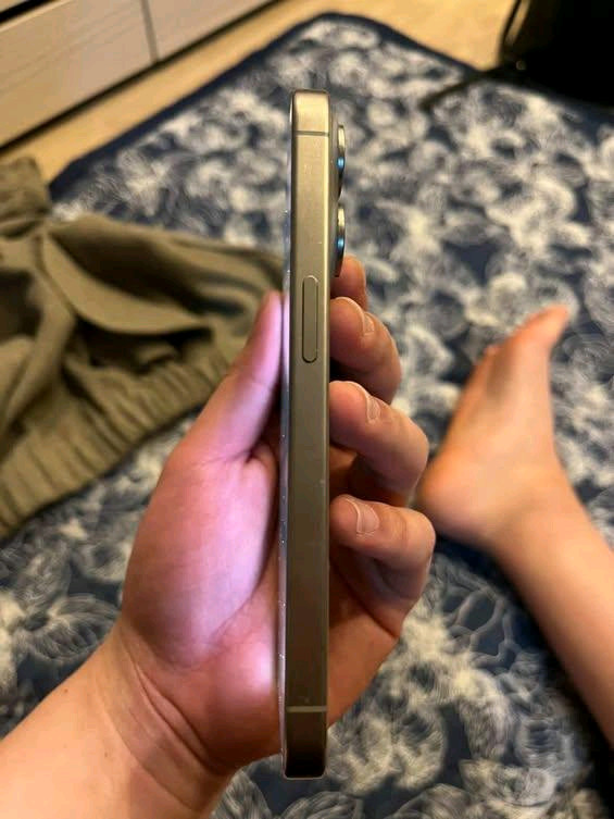 아이폰 15프로 티타늄 256기가 이미지