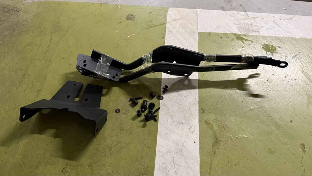 GSX-S125 탑박스 브라켓 팝니다 이미지