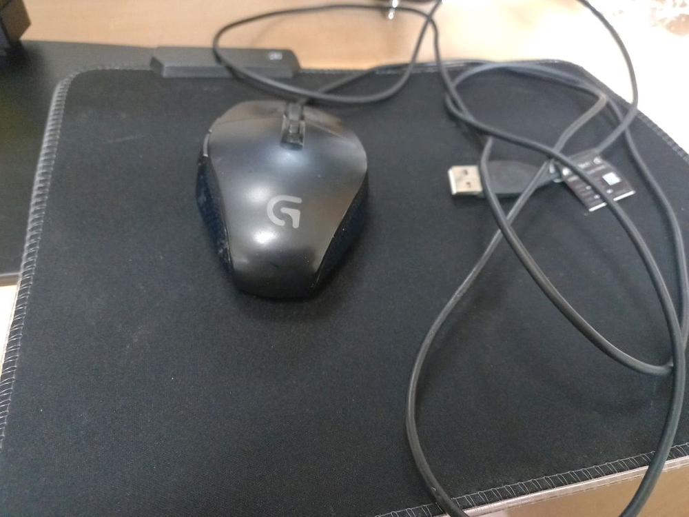 긱스타 32인치 게이밍 모니터 이미지