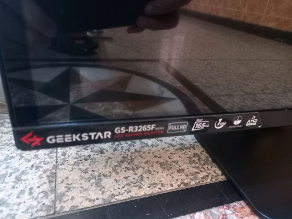 긱스타 32인치 게이밍 모니터 이미지