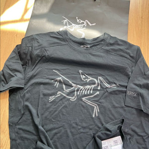 아크테릭스 반팔 이미지