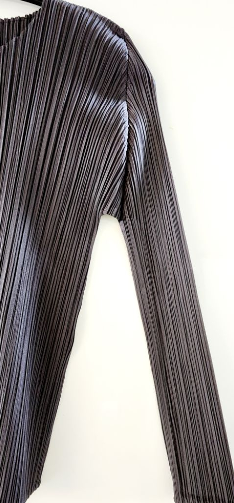 플리츠플리즈 긴팔 이미지