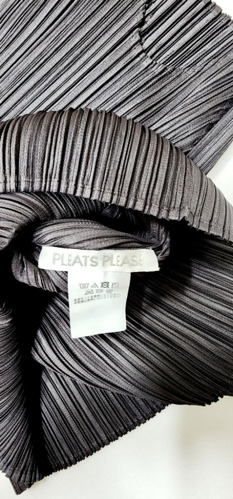 플리츠플리즈 긴팔 이미지