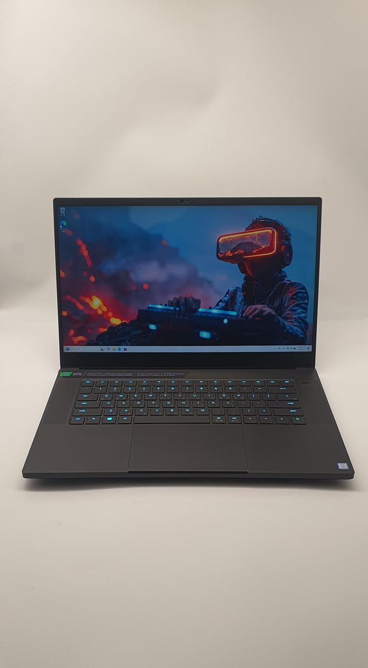 [최저가]레이저블레이드 15인치 게이밍노트북(i7-9th/2080/램32GB/240Hz) 이미지