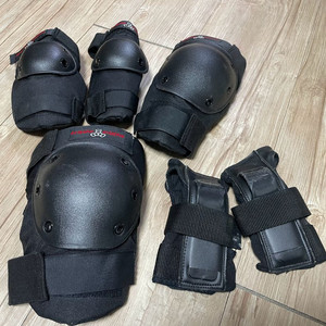 Triple Eight 스케이트보드 L사이즈 보호대 보호장비 이미지