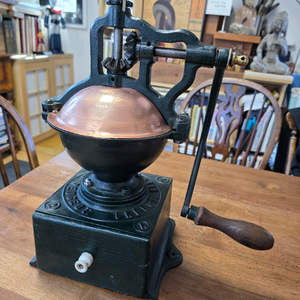 엔틱 프랑스 푸조 커피 그라인더 이미지