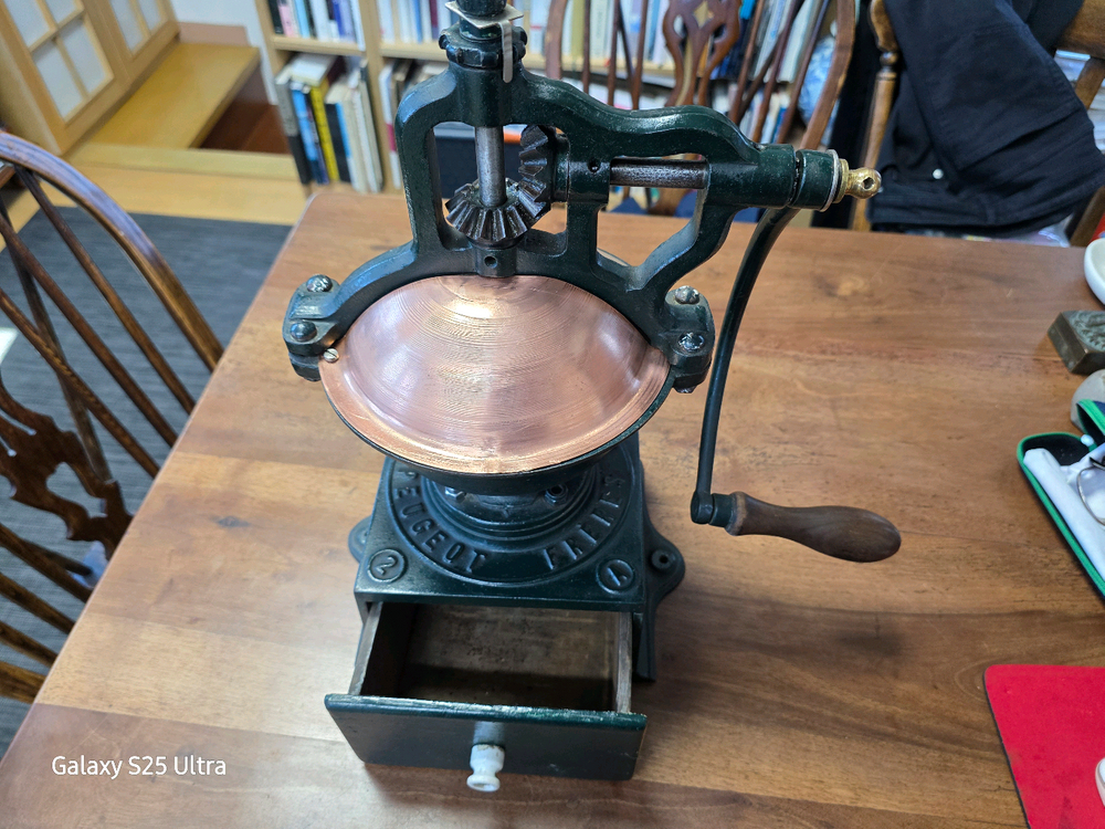 엔틱 프랑스 푸조 커피 그라인더 이미지