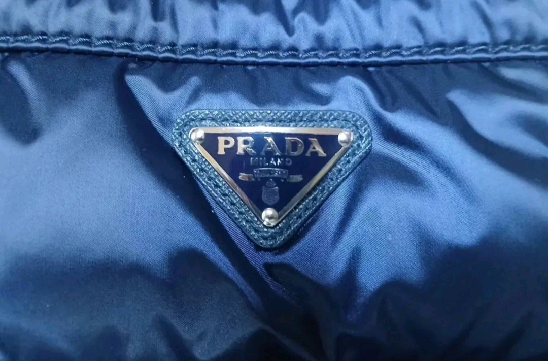 [정품 파격가 여성용] 프라다 삼각로고 구스다운 패딩 조끼 40 사이즈 (루이비통 샤넬 구찌 펜디 에르메스 디올) 이미지