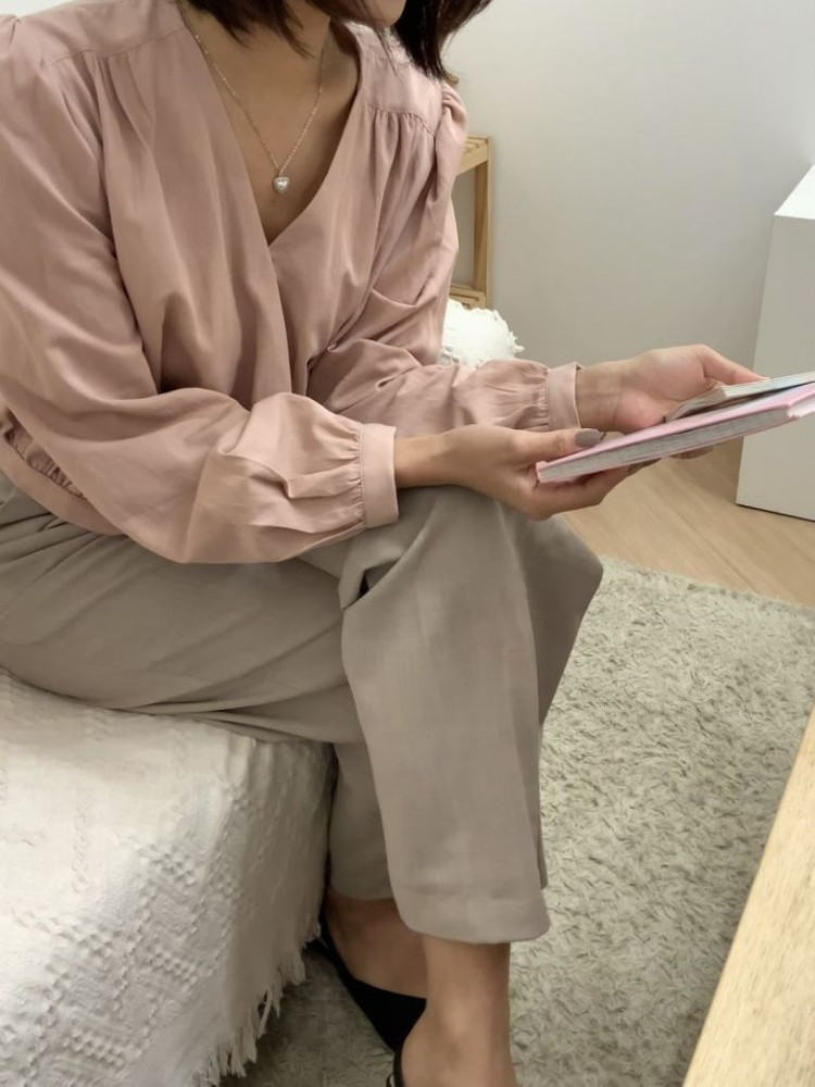 피팅상품 도매가이하) 멜라운지 셔링 랩 블라우스 핑크 이미지