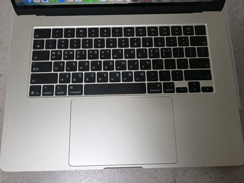 m4 맥북에어 15인치 스타라이트 256 거의 새것(사이클 4) 이미지