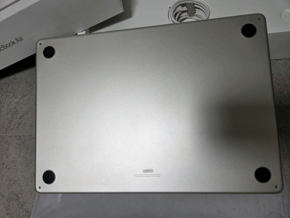 m4 맥북에어 15인치 스타라이트 256 거의 새것(사이클 4) 이미지