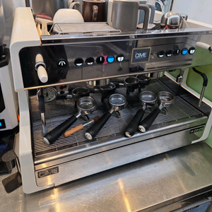 대전)씨메05커피머신팝니다.반자동커피머카페커피머신 이미지