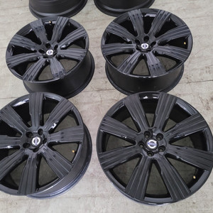 볼보xc90 21인치 순정품휠 한대분 이미지