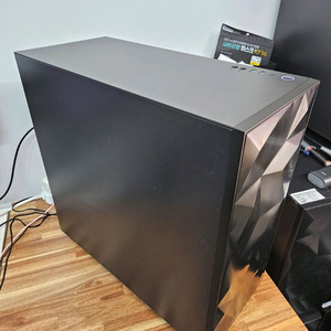 사무용 게이밍 PC 본체 이미지