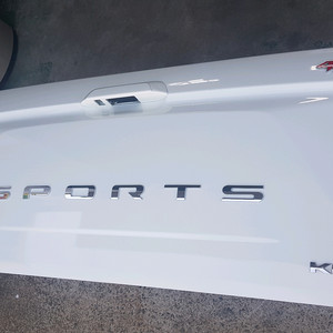 렉스턴스포츠 칸 쿨맨 적재함 트렁크도어 뒷도어 뒷문짝 24년식 순정 팝니다 이미지