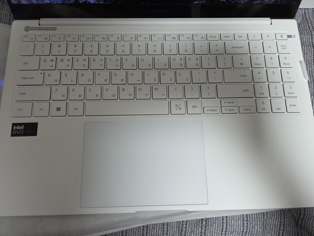 갤럭시북2프로 SE 15형(울트라5/16g/256g/윈포) 최상급 이미지