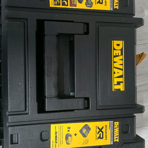 디월트 충전 그라인더 세트 DCG404P2 미개봉새제품 이미지